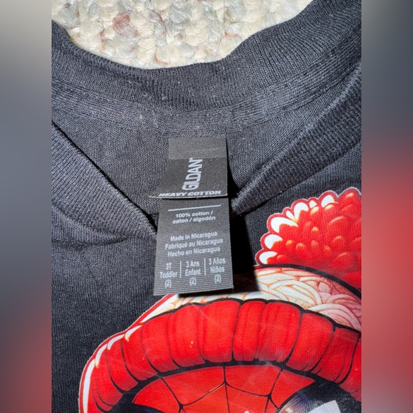 Spiderman 3T Christmas shirt - Picture 2 of 2